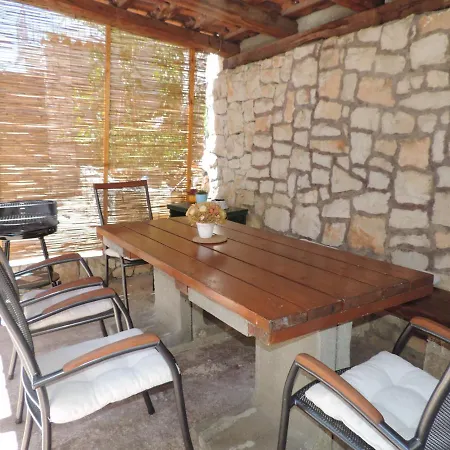 Apartman V2 Seget Vranjica