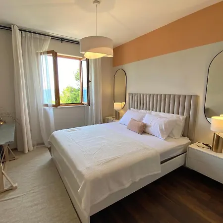 V2 Apartment Seget Vranjica